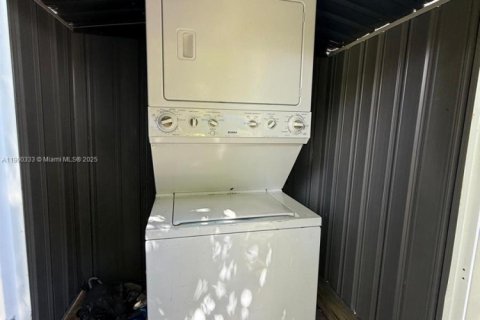 Casa en alquiler en Miami, Florida, 2 dormitorios, 125.7 m2 № 1952179 - foto 13