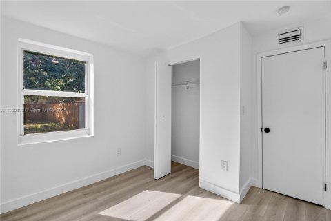 Casa en alquiler en Miami, Florida, 2 dormitorios, 125.7 m2 № 1952179 - foto 30