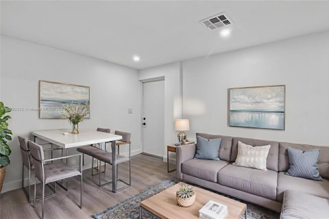 Casa en alquiler en Miami, Florida, 2 dormitorios, 125.7 m2 № 1952179 - foto 21