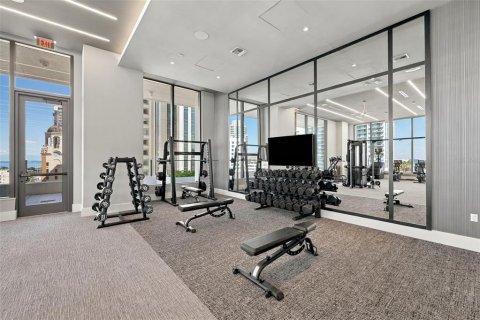 Condo in Saint Petersburg, Florida, 3 bedrooms № 2429308 - photo 30