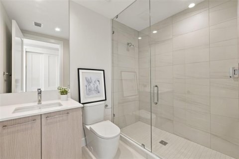 Condo in Saint Petersburg, Florida, 3 bedrooms № 2429308 - photo 19