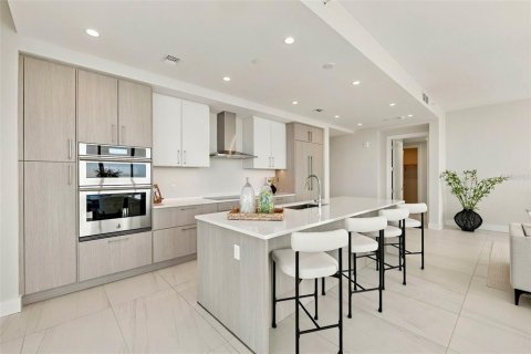 Condo in Saint Petersburg, Florida, 3 bedrooms № 2429308 - photo 5