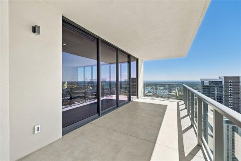 Condo in Saint Petersburg, Florida, 3 bedrooms № 2429308 - photo 12
