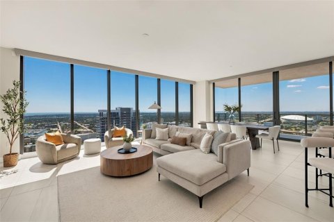 Condo in Saint Petersburg, Florida, 3 bedrooms № 2429308 - photo 2