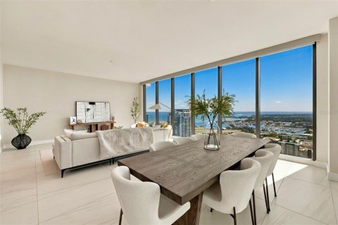 Condo in Saint Petersburg, Florida, 3 bedrooms № 2429308 - photo 3