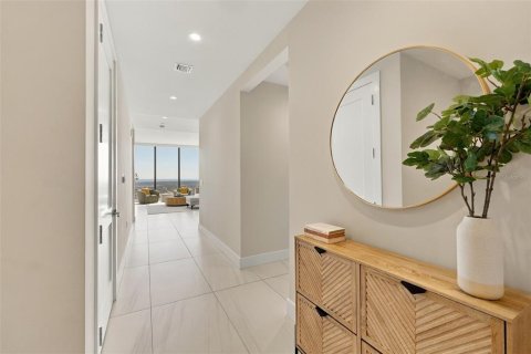 Condo in Saint Petersburg, Florida, 3 bedrooms № 2429308 - photo 9