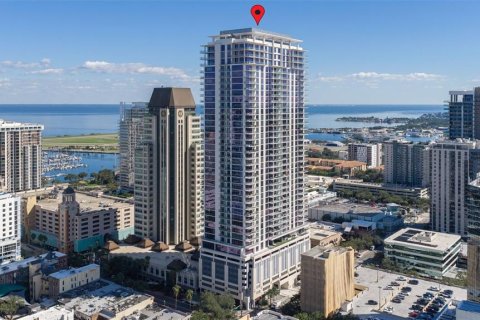 Condo in Saint Petersburg, Florida, 3 bedrooms № 2429308
