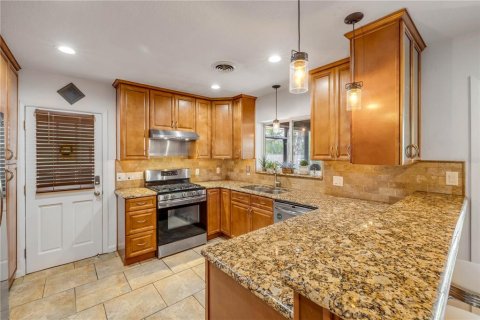 House in DeLand, Florida 3 bedrooms, 160.91 sq.m. № 1758324 - photo 23