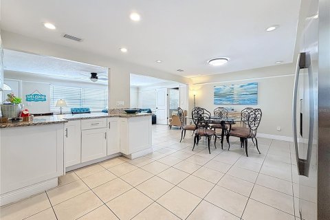Casa en venta en Saint Petersburg, Florida, 4 dormitorios, 187.94 m2 № 1881074 - foto 19