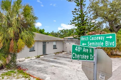 Casa en venta en Saint Petersburg, Florida, 4 dormitorios, 187.94 m2 № 1881074 - foto 4