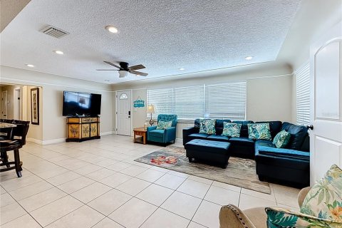 Casa en venta en Saint Petersburg, Florida, 4 dormitorios, 187.94 m2 № 1881074 - foto 18