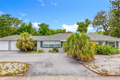 Casa en venta en Saint Petersburg, Florida, 4 dormitorios, 187.94 m2 № 1881074 - foto 2