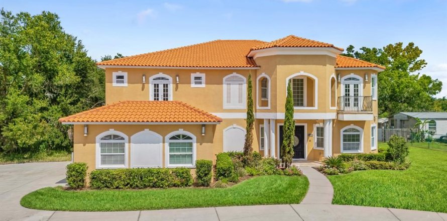 House in Riverview, Florida 5 bedrooms, 529.73 sq.m. № 2315114