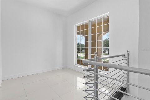 House in Riverview, Florida 5 bedrooms, 529.73 sq.m. № 2315114 - photo 15