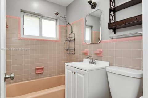 Villa ou maison à vendre à Fort Lauderdale, Floride: 2 chambres, 78.04 m2 № 1941406 - photo 16