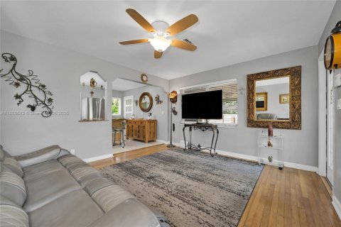 Casa en venta en Fort Lauderdale, Florida, 2 dormitorios, 78.04 m2 № 1941406 - foto 6