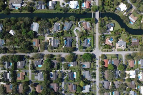 House in Palmetto Bay, Florida 5 bedrooms, 275.08 sq.m. № 1991251 - photo 25