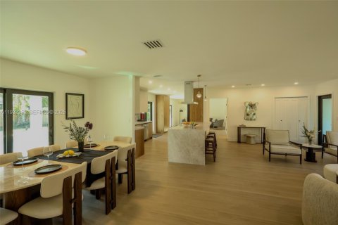 Купить виллу или дом в Пальметто-Бей, Флорида 5 спален, 275.08м2, № 1991251 - фото 3