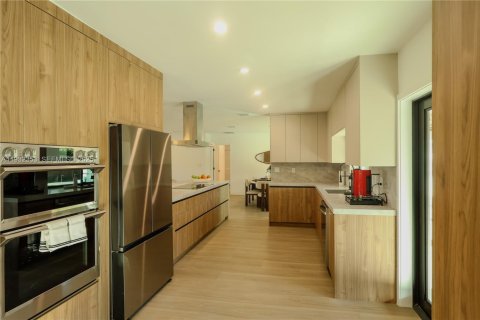 Купить виллу или дом в Пальметто-Бей, Флорида 5 спален, 275.08м2, № 1991251 - фото 7