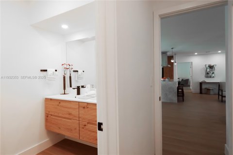 Купить виллу или дом в Пальметто-Бей, Флорида 5 спален, 275.08м2, № 1991251 - фото 13