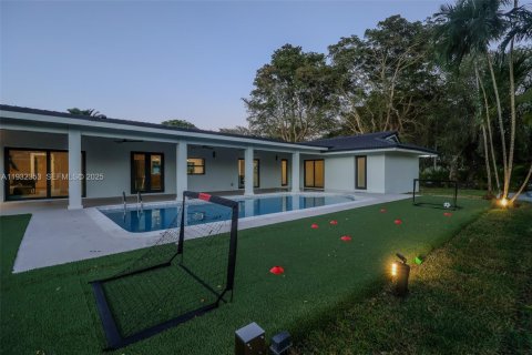 Купить виллу или дом в Пальметто-Бей, Флорида 5 спален, 275.08м2, № 1991251 - фото 10