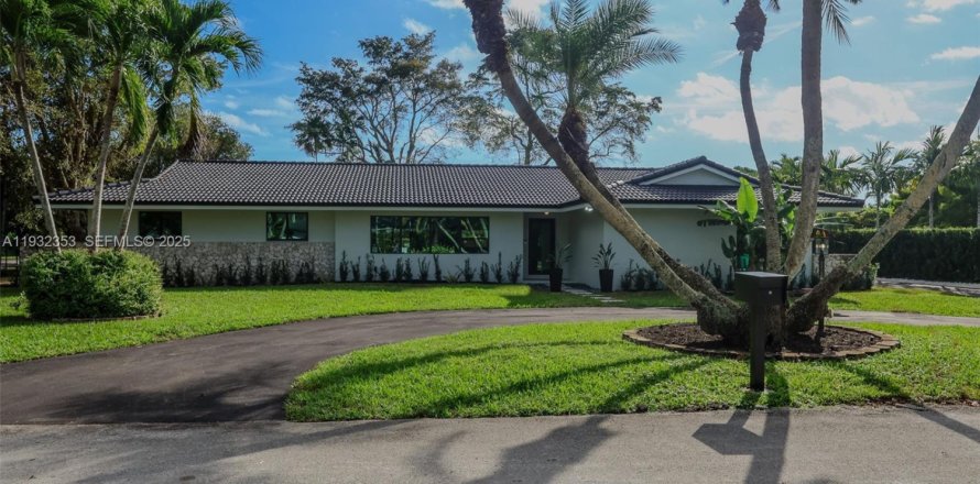 Дом в Пальметто-Бей, Флорида 5 спален, 275.08м2 № 1991251