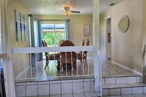House in Palm Harbor, Florida 4 bedrooms, 174.75 sq.m. № 1909900 - photo 8