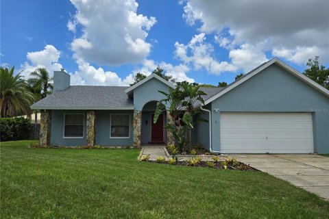 House in Palm Harbor, Florida 4 bedrooms, 174.75 sq.m. № 1909900 - photo 1