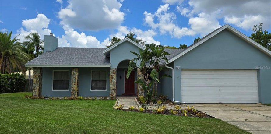 House in Palm Harbor, Florida 4 bedrooms, 174.75 sq.m. № 1909900