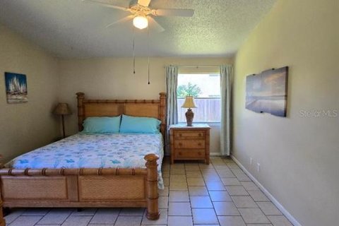 House in Palm Harbor, Florida 4 bedrooms, 174.75 sq.m. № 1909900 - photo 16