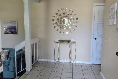 House in Palm Harbor, Florida 4 bedrooms, 174.75 sq.m. № 1909900 - photo 2