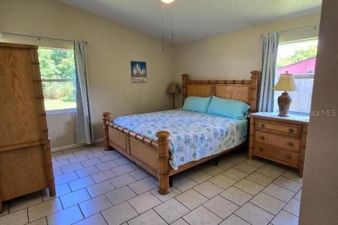 House in Palm Harbor, Florida 4 bedrooms, 174.75 sq.m. № 1909900 - photo 17
