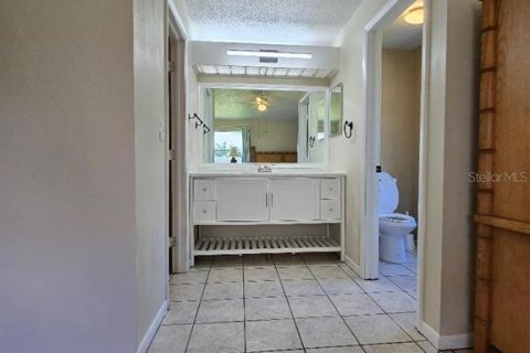 House in Palm Harbor, Florida 4 bedrooms, 174.75 sq.m. № 1909900 - photo 19