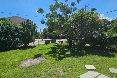 House in Hollywood, Florida 3 bedrooms, 121.89 sq.m. № 1983905 - photo 13