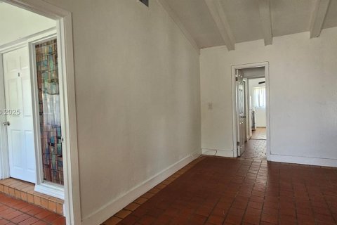 House in Hollywood, Florida 3 bedrooms, 121.89 sq.m. № 1983905 - photo 2