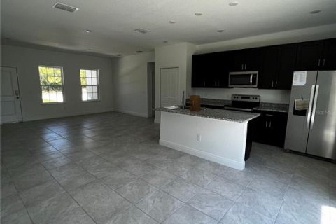 House in Ocala, Florida 4 bedrooms, 146.6 sq.m. № 2379136 - photo 2