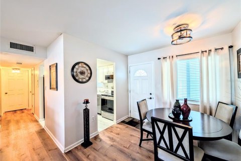 Condo in Bradenton, Florida, 2 bedrooms  № 2094311 - photo 6