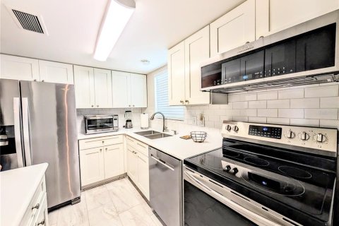Condo in Bradenton, Florida, 2 bedrooms  № 2094311 - photo 3