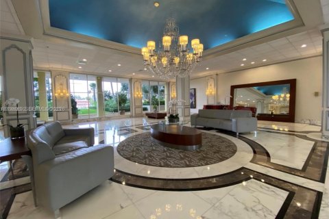 Condo in Miami Beach, Florida, 2 bedrooms  № 2043895 - photo 13