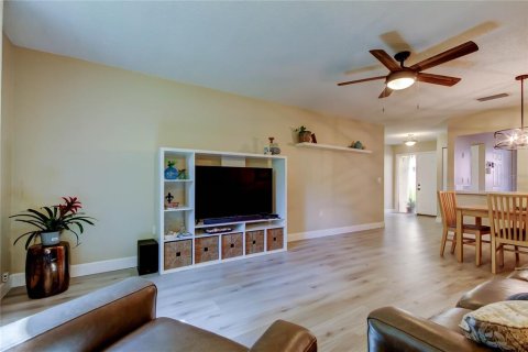 Casa en venta en Palm Harbor, Florida, 3 dormitorios, 120.59 m2 № 1678002 - foto 19