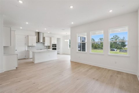 Villa ou maison à vendre à Winter Garden, Floride: 5 chambres, 262.26 m2 № 2396678 - photo 8