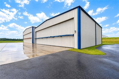 Commercial property in Ocala, Florida 334.45 sq.m. № 2410198