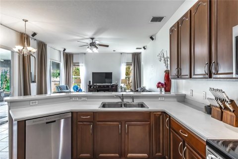 Casa en venta en Dover, Florida, 4 dormitorios, 196.77 m2 № 1918221 - foto 14