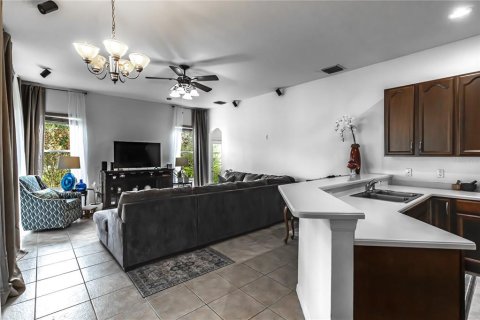 Casa en venta en Dover, Florida, 4 dormitorios, 196.77 m2 № 1918221 - foto 12