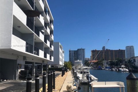 Copropriété à louer à North Miami Beach, Floride: 1 chambre, 60.57 m2 № 1993460 - photo 22