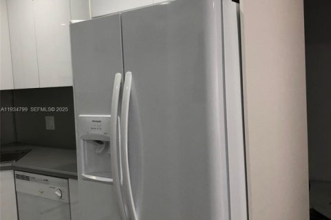 Copropriété à louer à North Miami Beach, Floride: 1 chambre, 60.57 m2 № 1993460 - photo 4