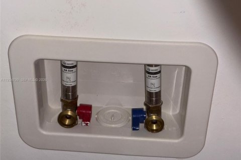 Copropriété à louer à North Miami Beach, Floride: 1 chambre, 60.57 m2 № 1993460 - photo 29