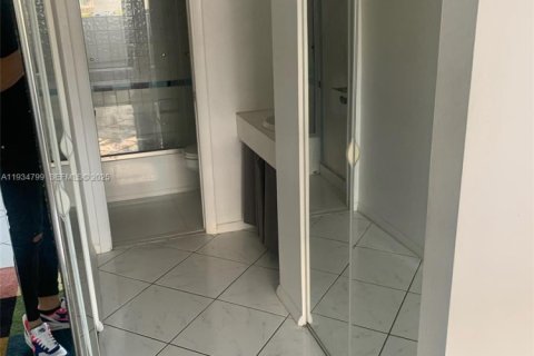 Copropriété à louer à North Miami Beach, Floride: 1 chambre, 60.57 m2 № 1993460 - photo 11
