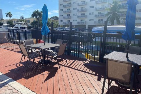 Copropriété à louer à North Miami Beach, Floride: 1 chambre, 60.57 m2 № 1993460 - photo 7