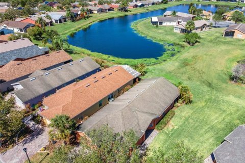 Casa en Poinciana, Florida 2 dormitorios, 140 m2 № 2139510